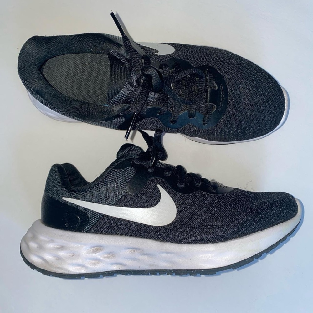Black Nike Running Shoes Women’s Sz 6
